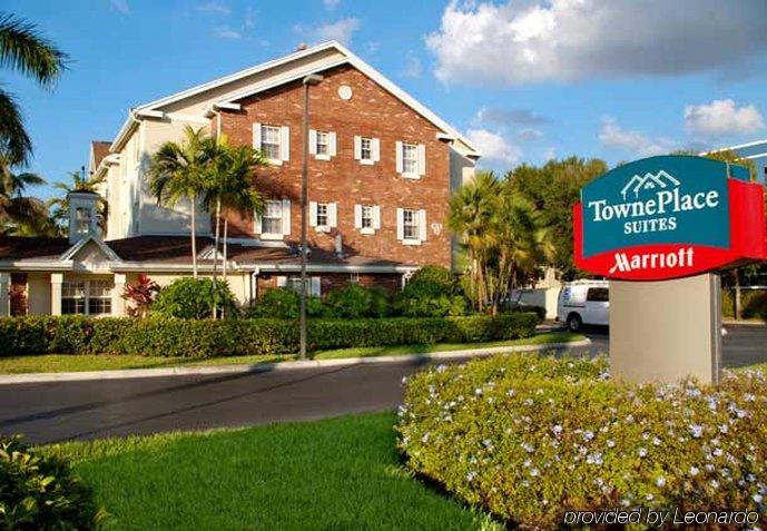 Candlewood Suites Miami Lakes By Ihg Exterior foto